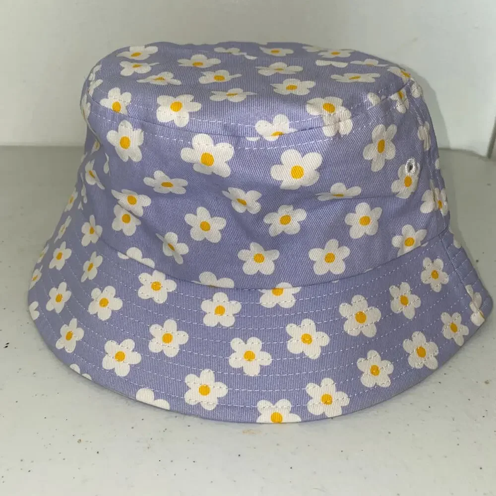 Lavender and white daisy print bucket hat from Ulta